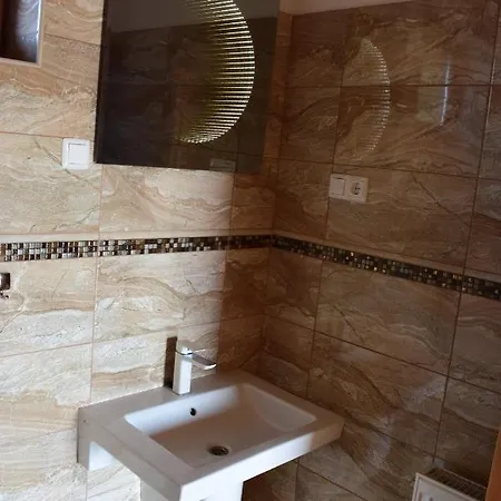 Elringat-lak Apartmanhaz * Demjén