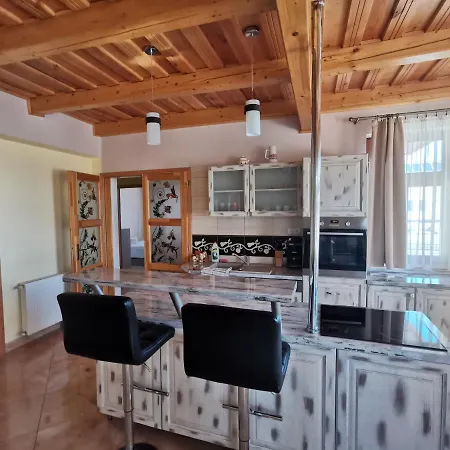 Elringat-lak Apartmanhaz Hotel de apartamente Demjén